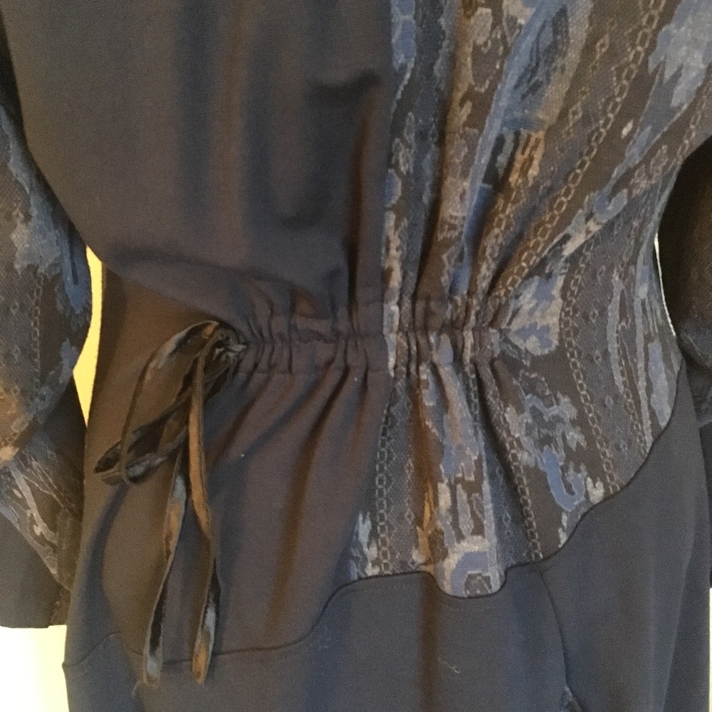 Beautiful Stylish Jacket - Picture 3 of 5